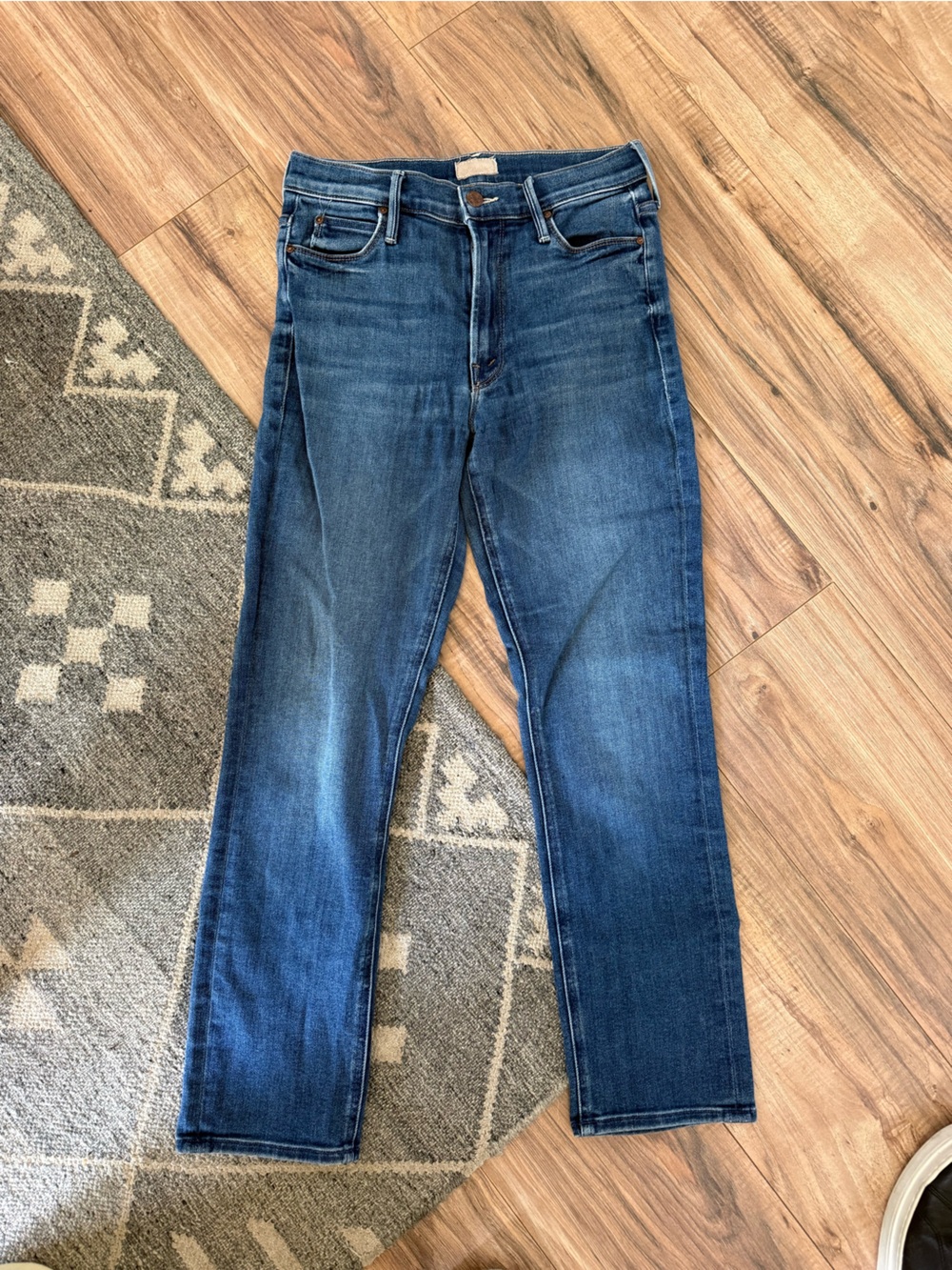 MOTHER Blue Denim Jeans with Branded Pocket Lining - Picture 2 of 6